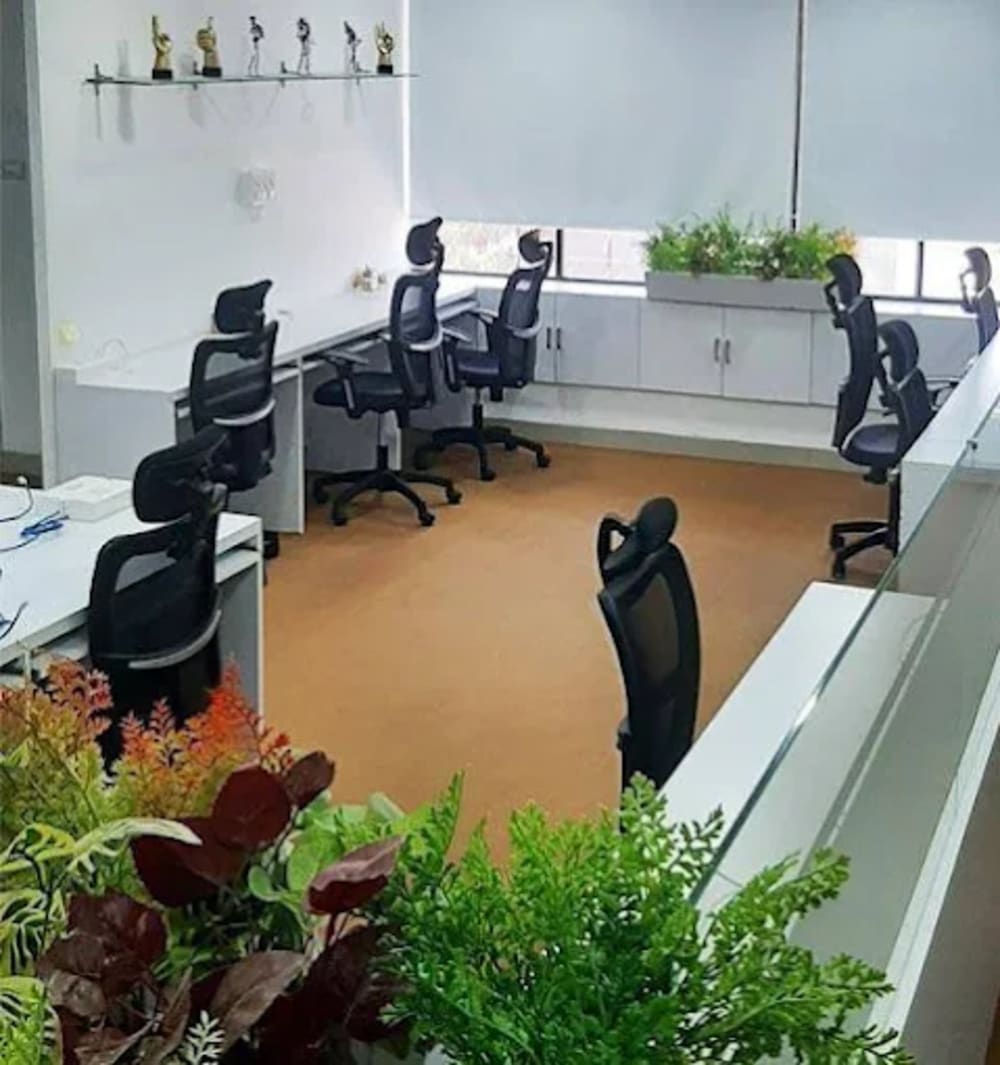 One click Coworking Space in vijay nagar square