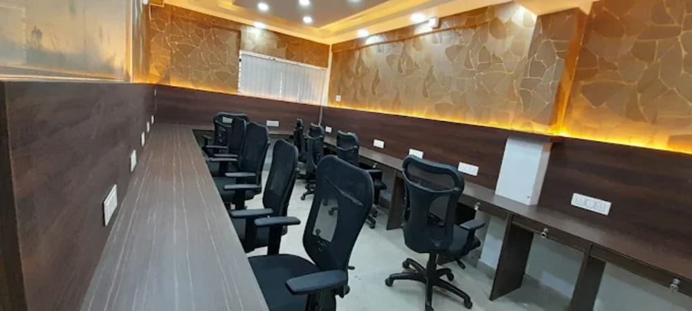 Q-Office Workspaces Coworking Space in manoharpukur