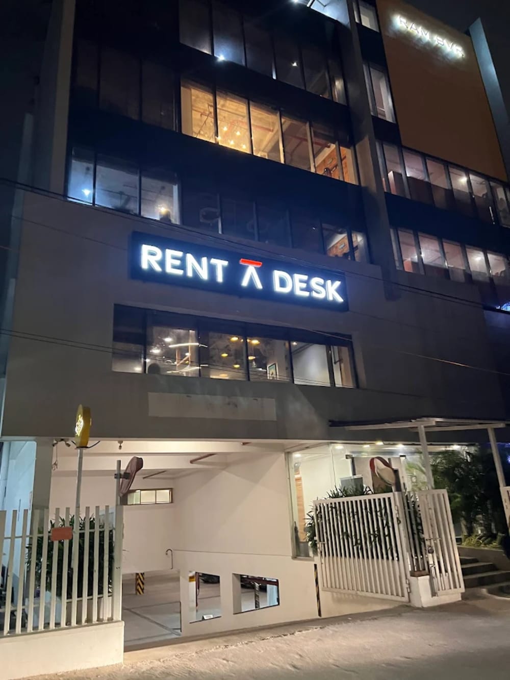 RENT A DESK Coworking Space in huda techno enclave