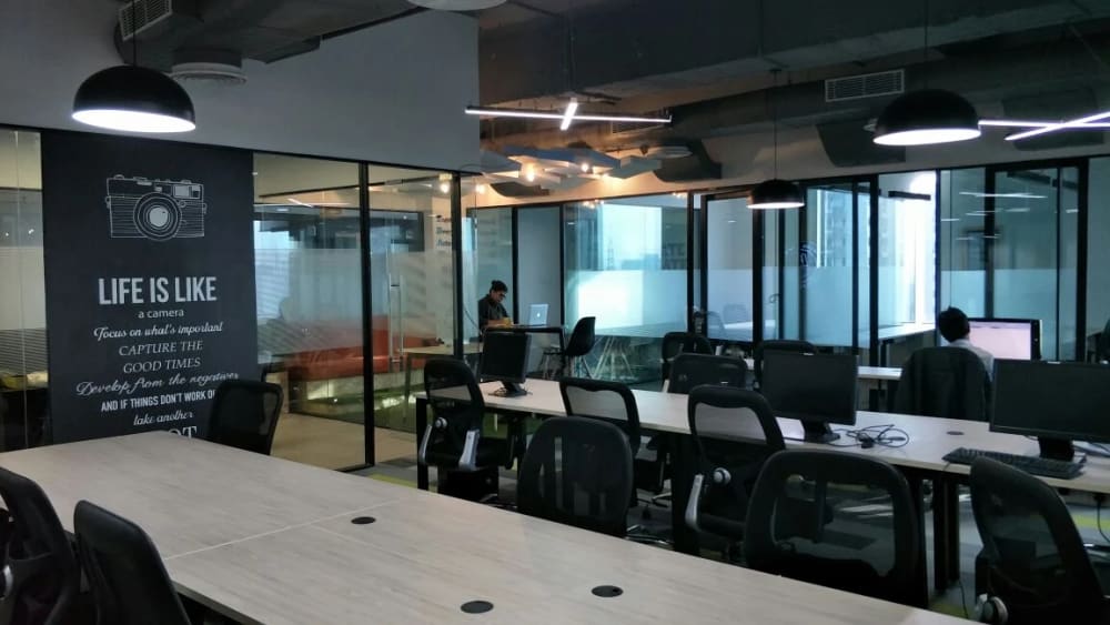 DesqWorx Coworking Space in green park