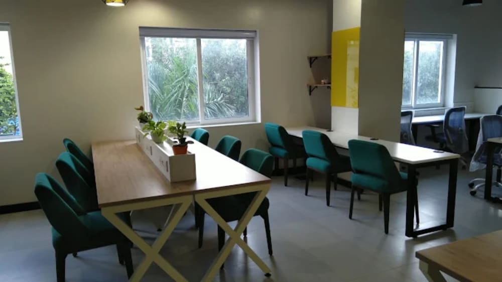 Deskhub Coworking Space in mahalakshmi layout