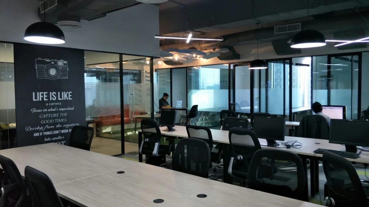 DesqWorx Coworking Space in green park