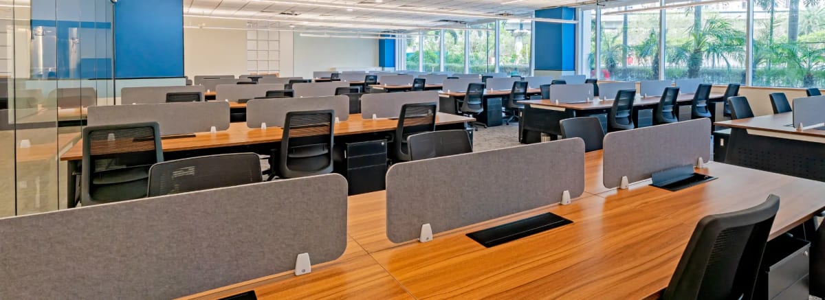 Smartworks DLF Commercial Building Coworking Space in dlf phase 5 — photo 3