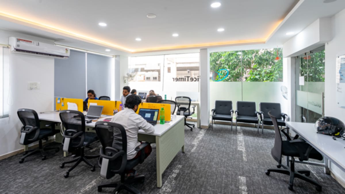 Deskhub Bangalore Coworking Space in mahalakshmi layout — photo 2