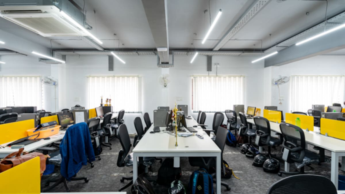 Deskhub Bangalore Coworking Space in mahalakshmi layout — photo 3