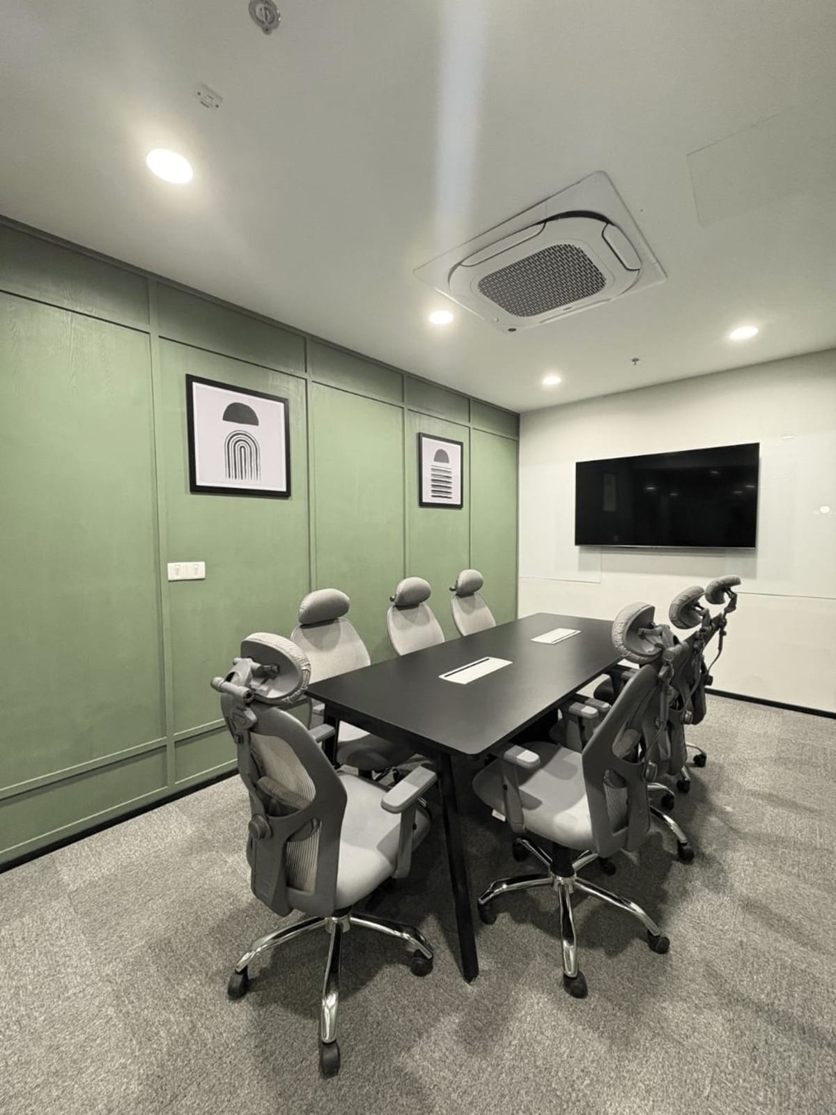 Innov8 - Coworking Space in ghatkopar west — photo 4
