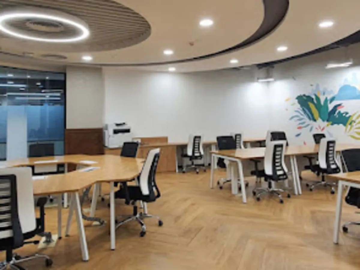 WeWork Building 6 Coworking Space in dlf cyber city — photo 5