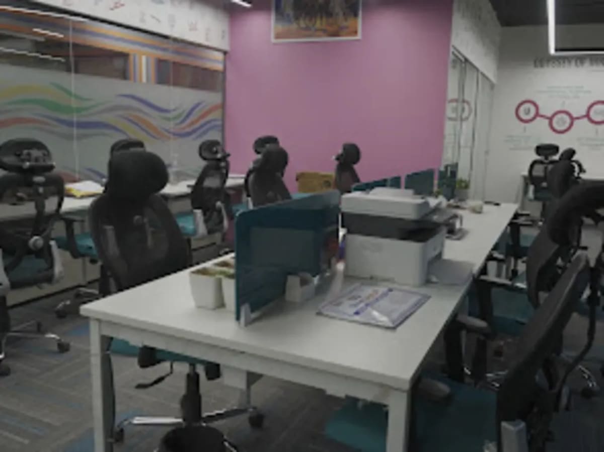 Coworkkeys Coworking Space in golf course ext road — photo 7