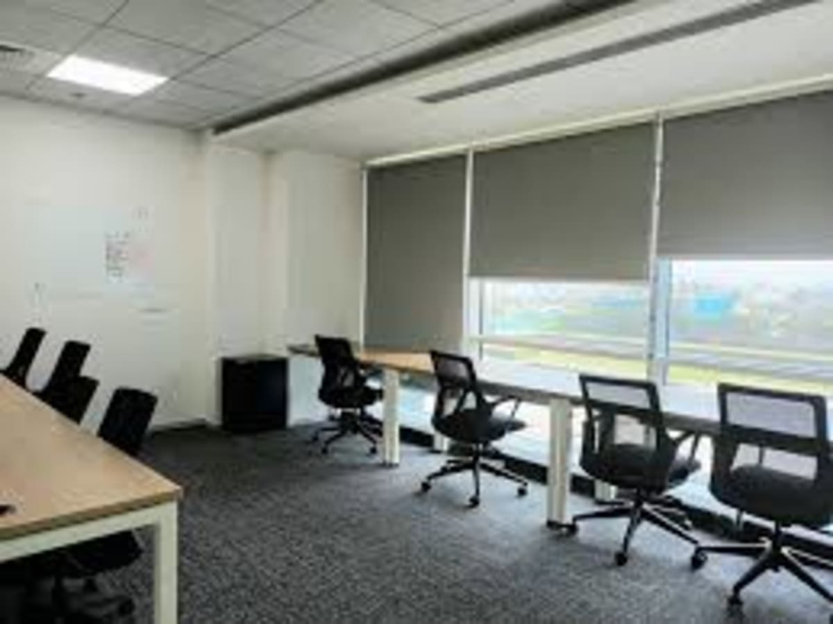 CoElevate Coworking Space in golf course ext road — photo 7