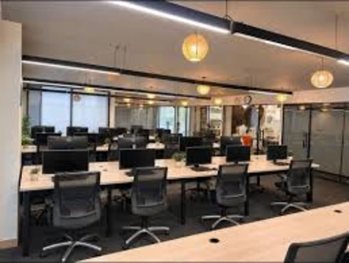 Desq to Desq Coworking Space in golf course ext road — photo 5