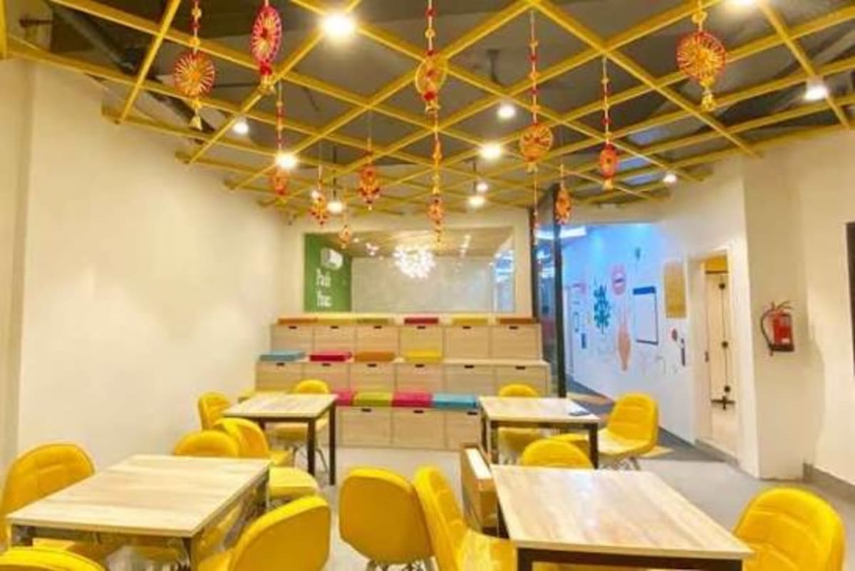 Hub Hive 11 Coworking Space in saket — photo 4