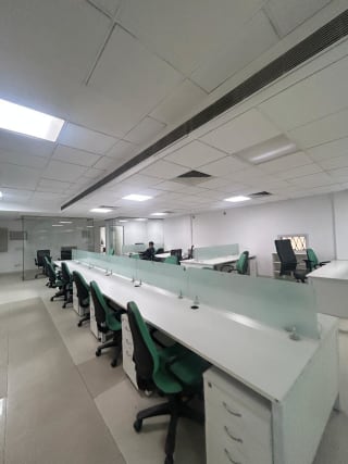 Commercial office space for rent at Udyog Vihar, Gurgaon thumbnail 2