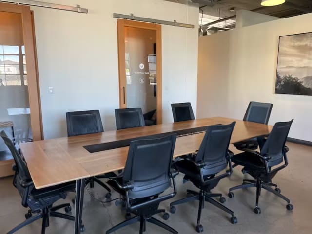 LINKED OFFICES Coworking Space in park street area — photo 3