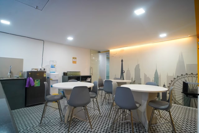 Workzone office spaces - Saket Building Coworking Space in park street area — photo 3