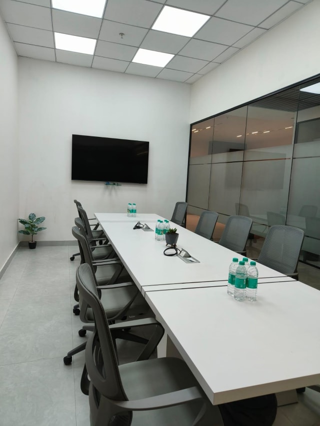 Myofyc - Chinar Park Coworking Space in new town square — photo 4