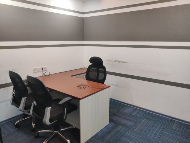 Fully furnished office space on rent at Udyog Vihar, Gurgaon — photo 2