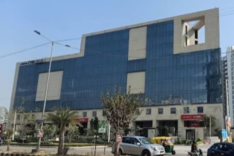 Space Creattors Coworking Space in golf course ext road