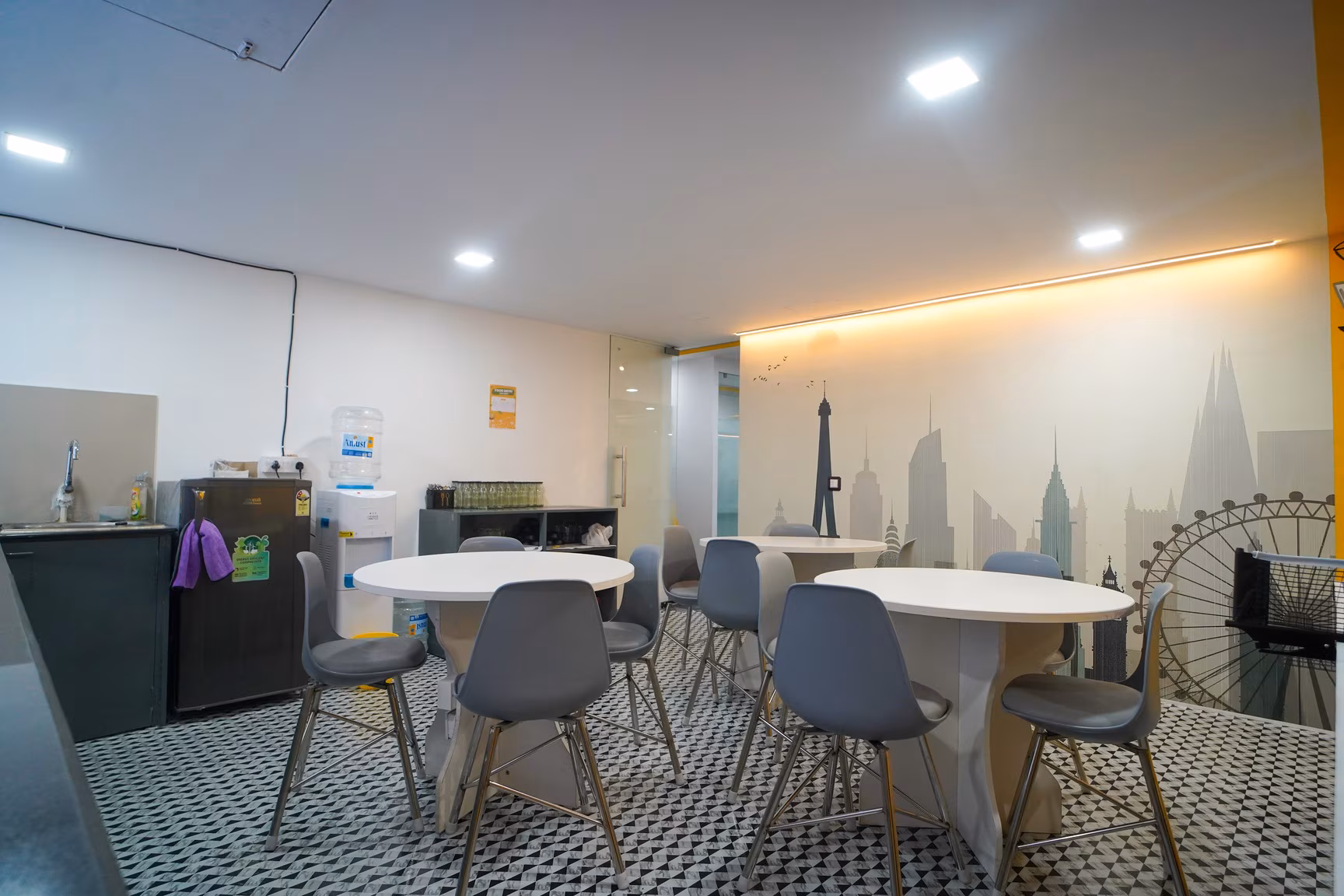 Workzone office spaces - Saket Building — photo 3