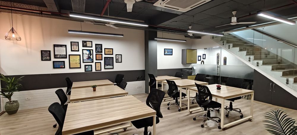 Workzone Office Spaces - OM Tower — photo 3