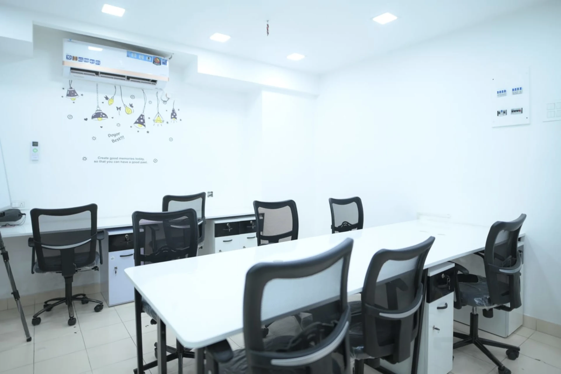 Workzone Office Spaces - OM Tower — photo 2