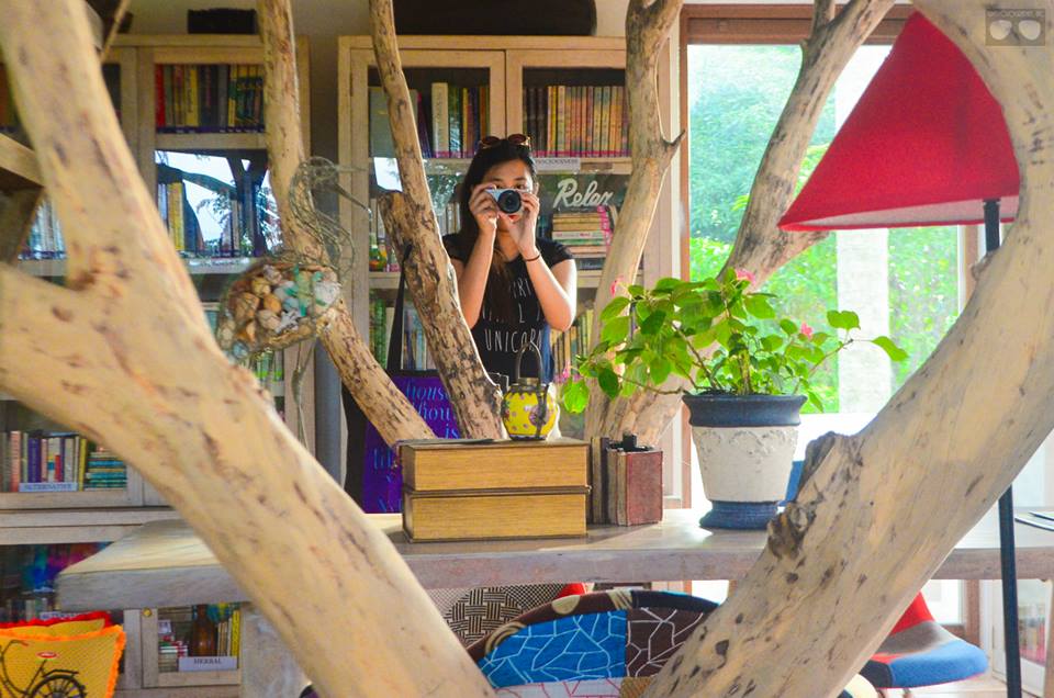 In The Foyer of Reveries