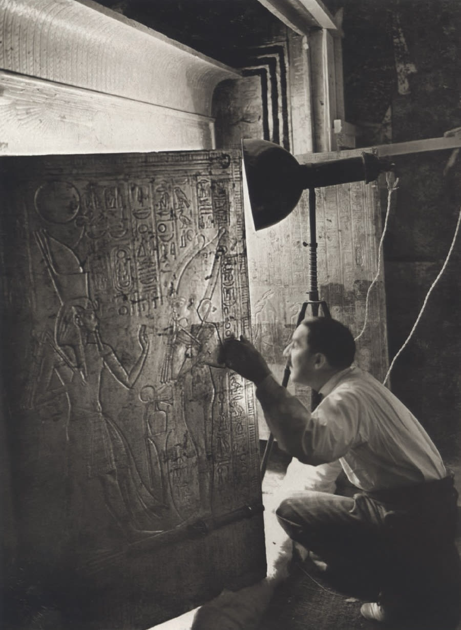 Carter opening the doors of the second shrine 