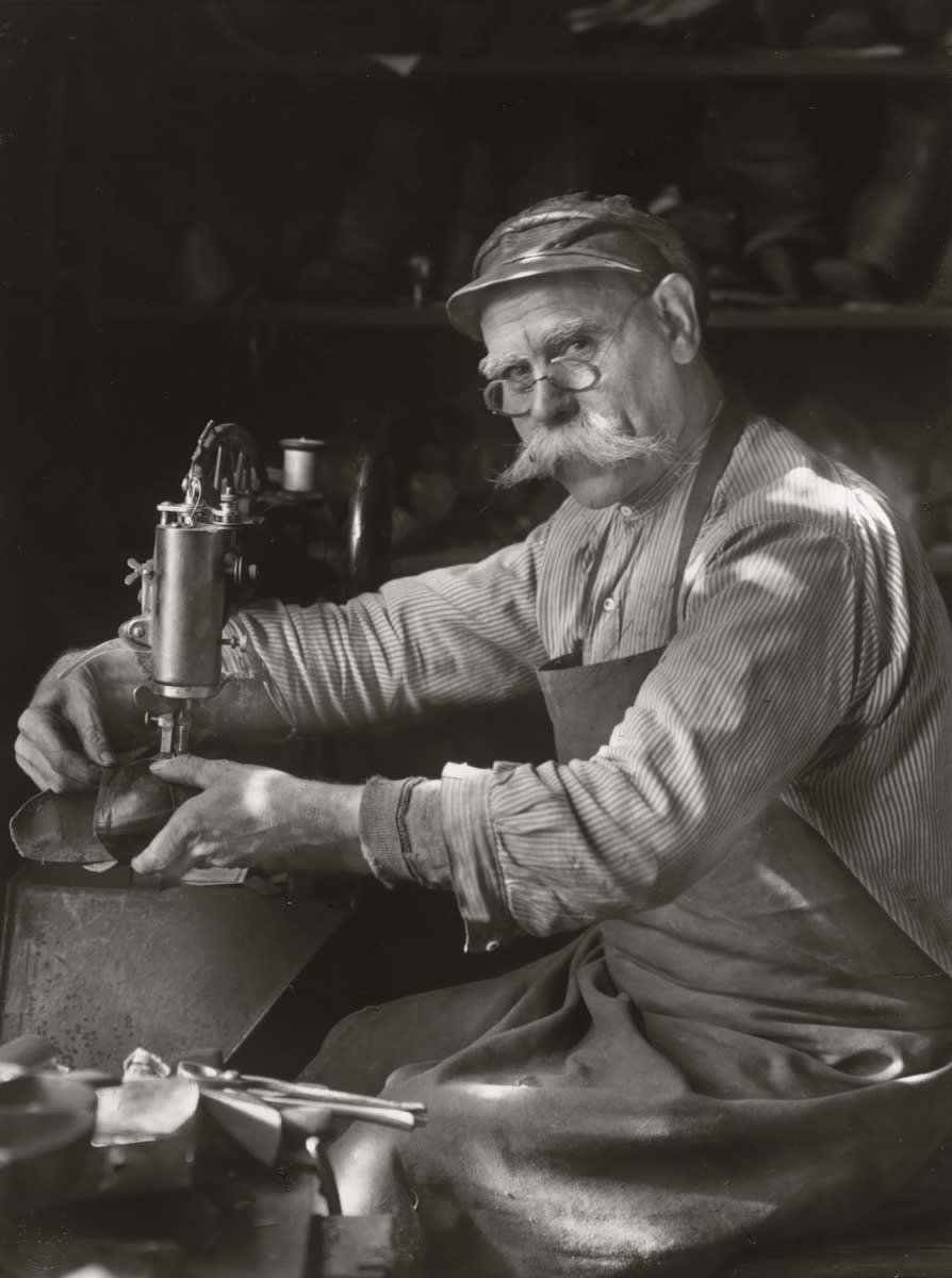 Master Shoemaker, 1940-42