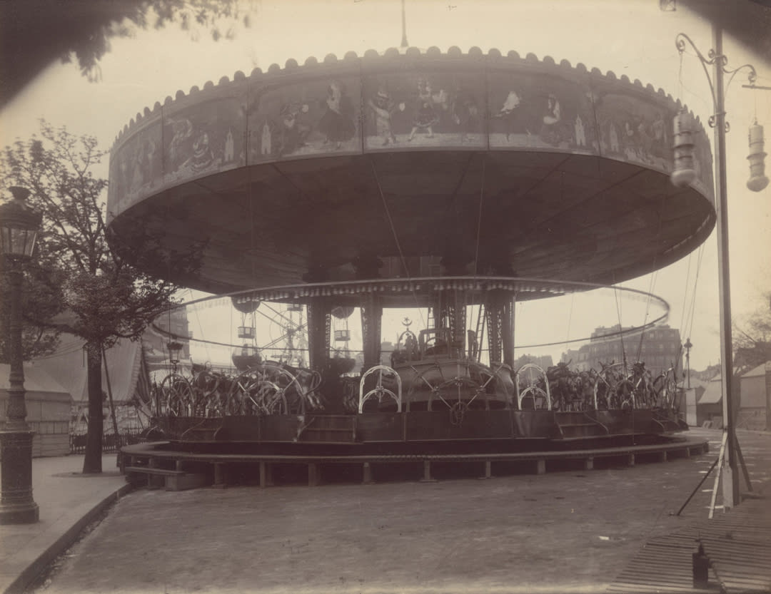 Fête du Trône (Street Fair), 1925. Collection of The Museum of Modern Art. Image courtesy of MoMA.