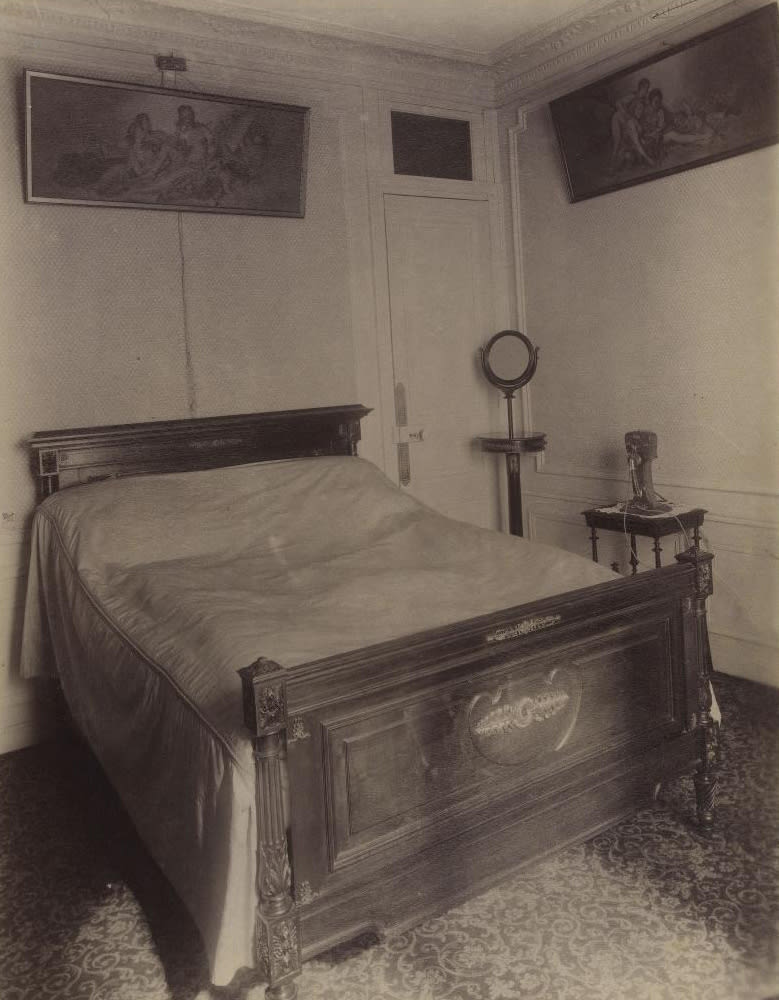 Interior of Mrs. M. Financier, Avenue Élisée-Reclus, Champ de Mars, 1910. Image courtesy of Ville de Paris / BHVP / Roger-...