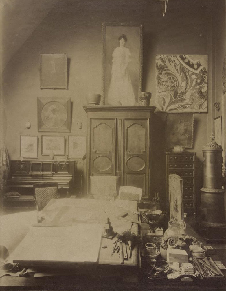 Interior of M. C., Decorator, Rue du Montparnasse, 1910. Image courtesy of Ville de Paris / BHVP / Roger-Viollet.