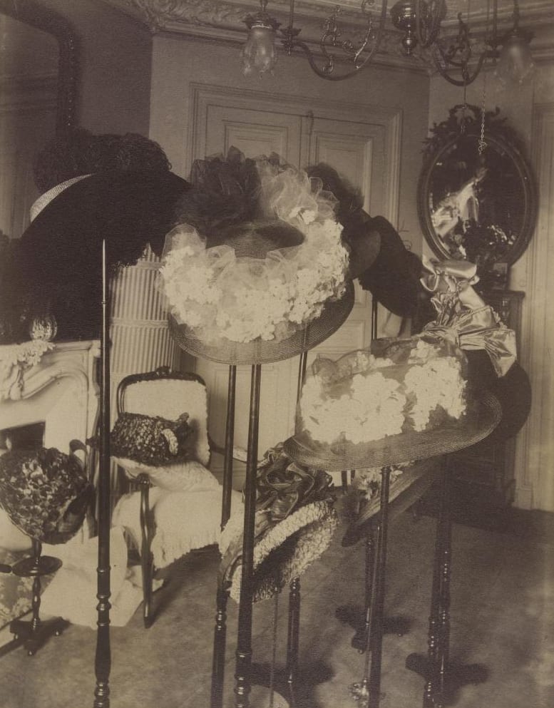 Interior of Madame C., Milliner, Place Saint-André-des-Arts, 1910. Image courtesy of Ville de Paris / BHVP / Roger-Viollet.