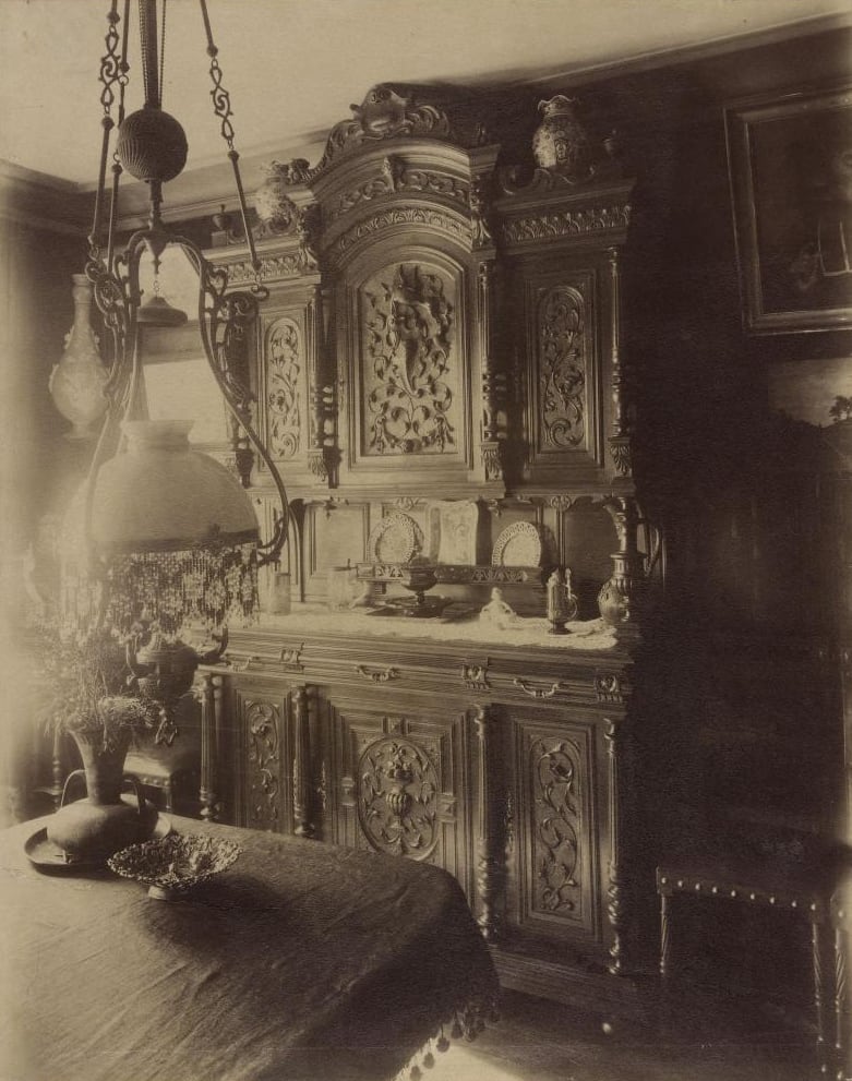 Interior of an Employee at the Magasins du Louvre, Rue Saint-Jacques, 1910. Image courtesy of Ville de Paris / BHVP / Roge...