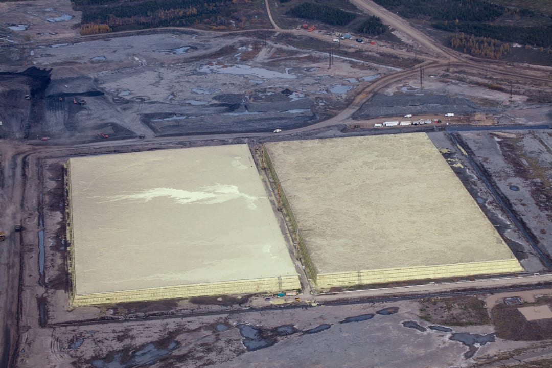 Sulphur By-Product, Fort McMurray, Alberta, Canada, 2010 © Alan Gignoux