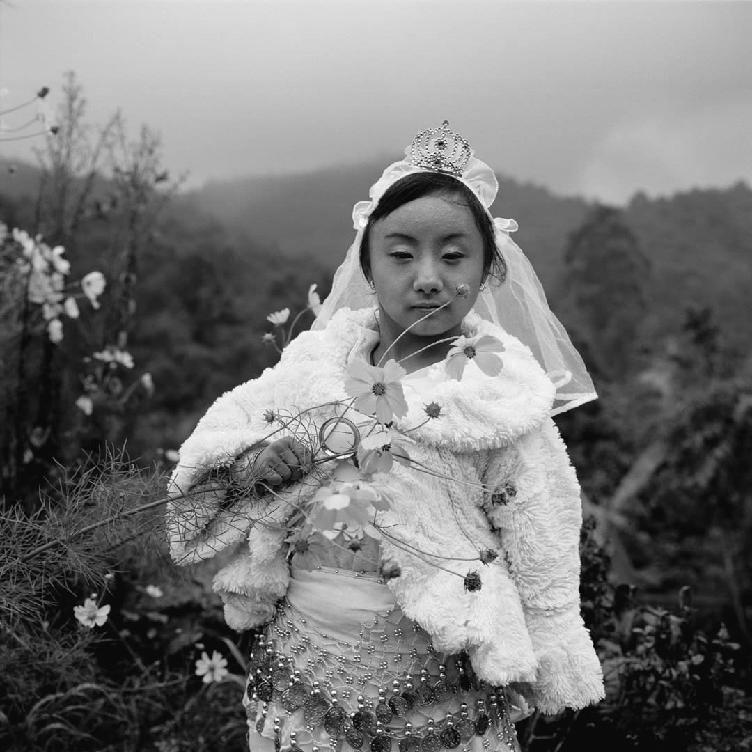 The smallest performer in Lilliput.
Kunming, Yunnan
2011-2012
