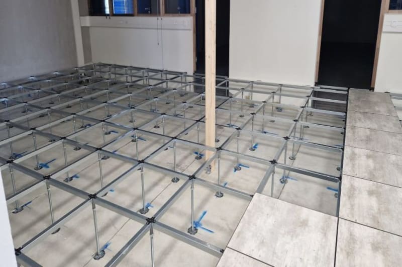 Plancher technique semi-encapsulé HPL B1 - Acier galvan