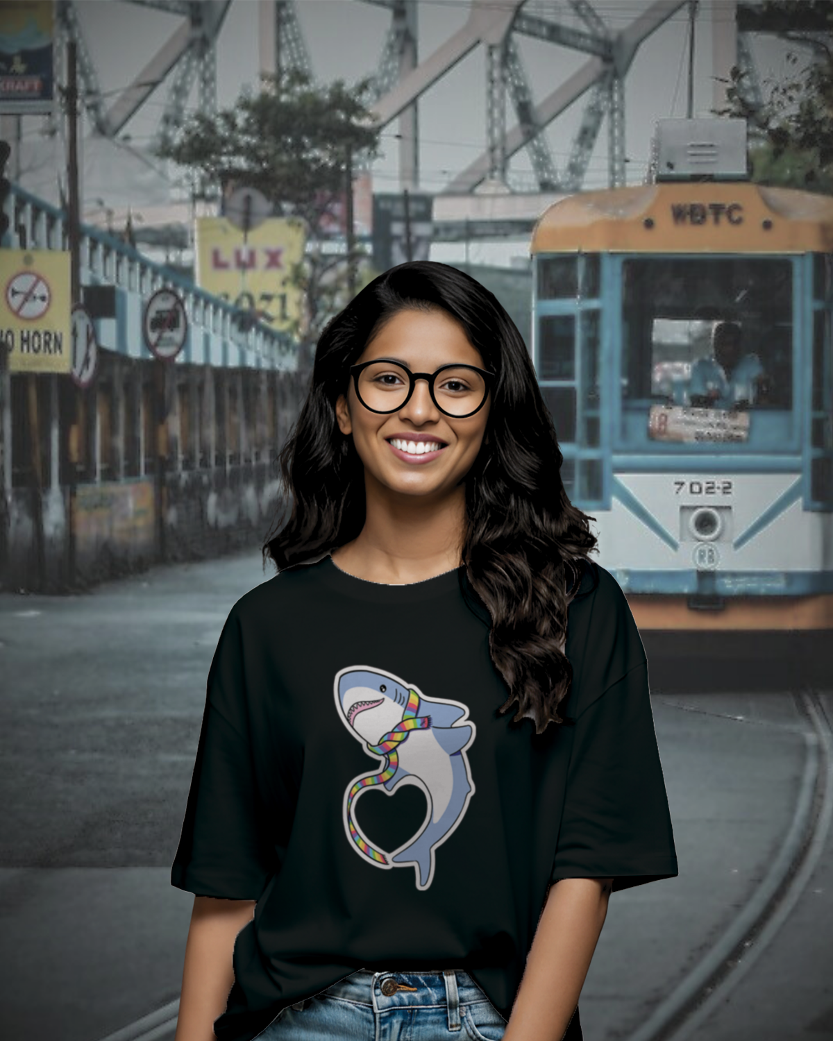 Shark-Pride “Love Is Love” Oversized T-Shirt – 100% Bio-Washed Cotton, Unisex Fit 0