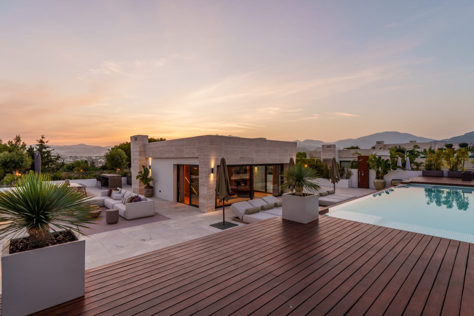 Skyvilla 6 - Image 31