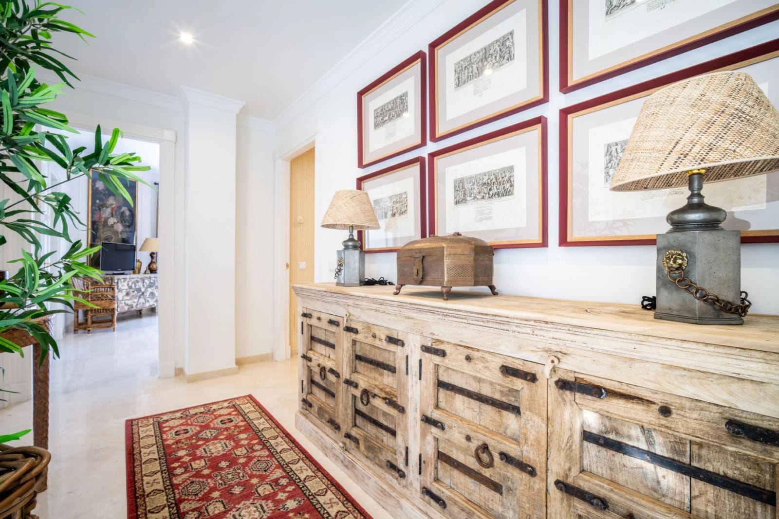 Charming Mediterranean Property on the Frontline of Golf in La Quinta, Benahavis - Image 6