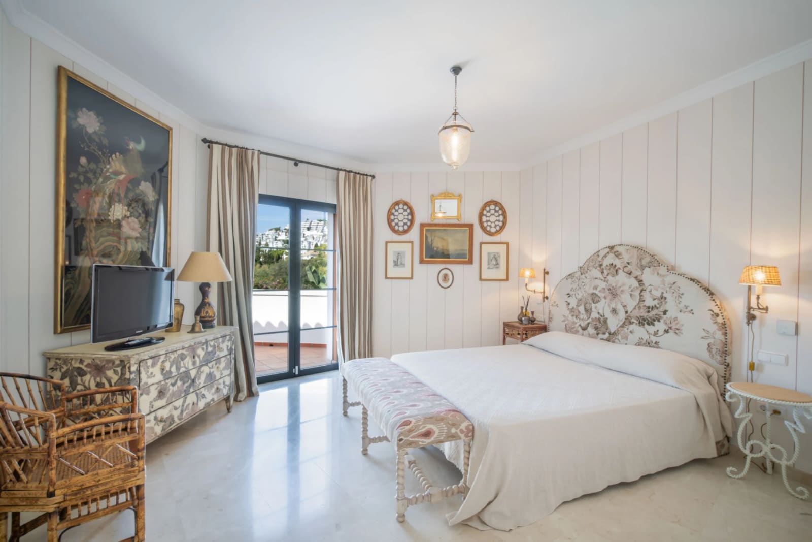 Charming Mediterranean Property on the Frontline of Golf in La Quinta, Benahavis - Image 8