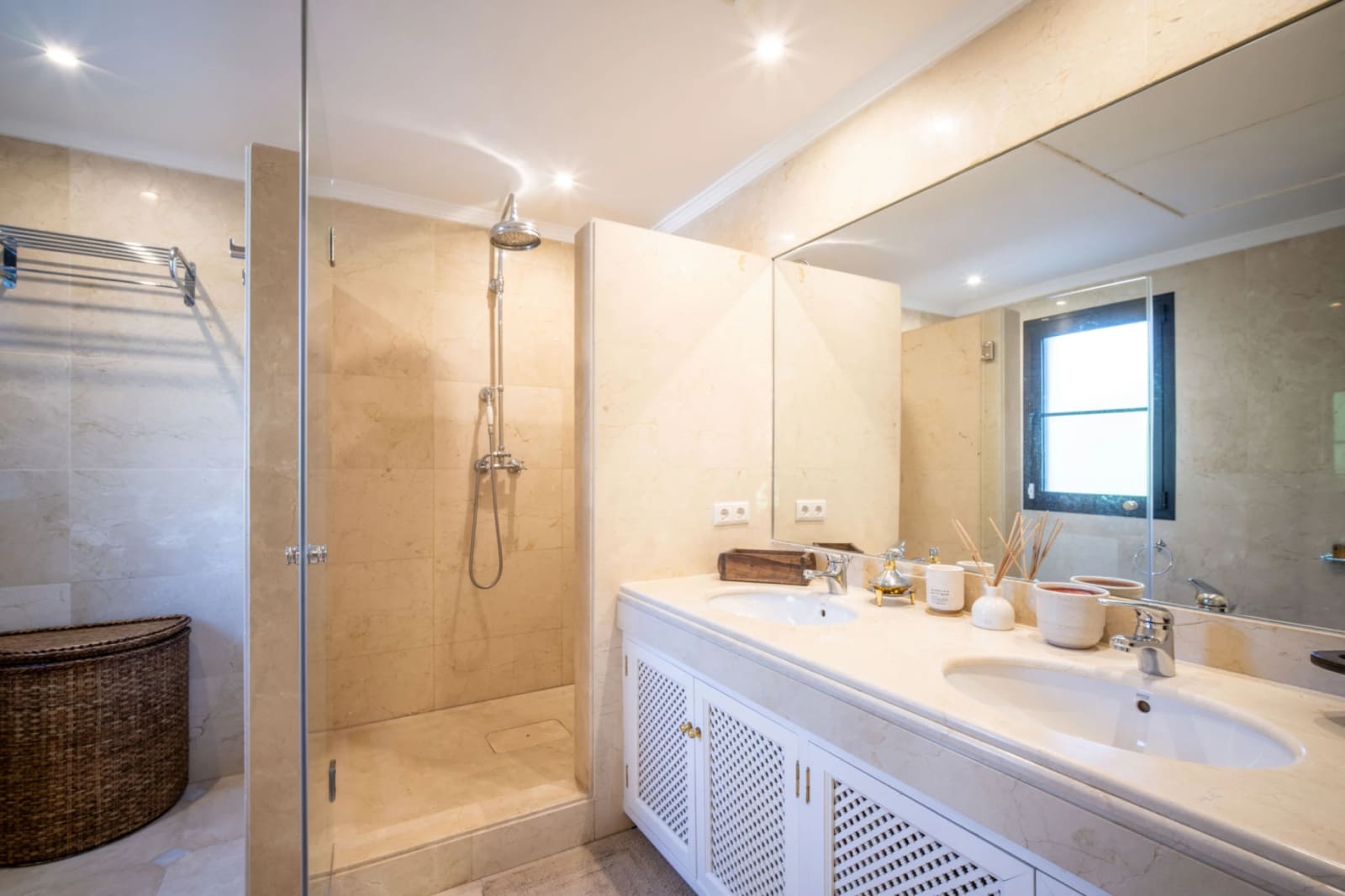 Charming Mediterranean Property on the Frontline of Golf in La Quinta, Benahavis - Image 13