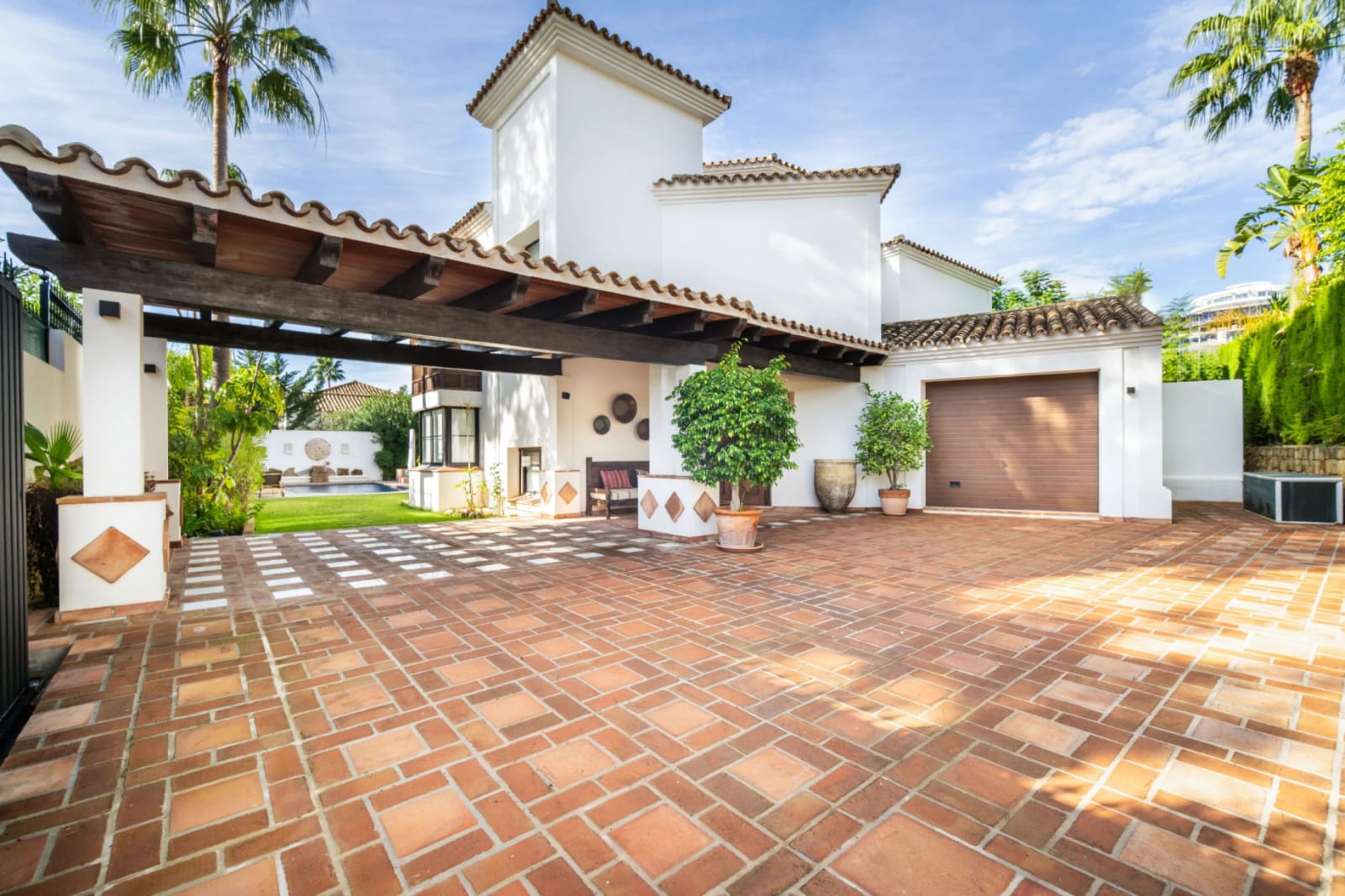Charming Mediterranean Property on the Frontline of Golf in La Quinta, Benahavis - Image 16