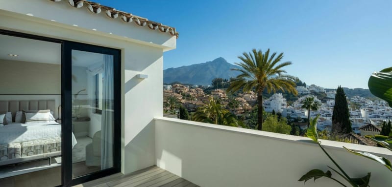 Villa Seraphina in the Heart of Nueva Andalucía