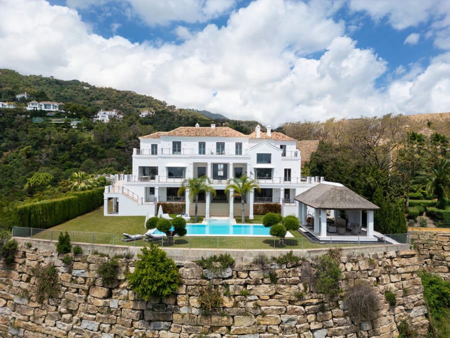 Fully renovated villa in el Madroñal - Image 2