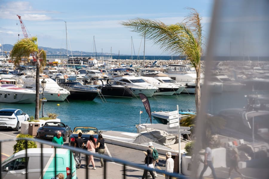 Banus 131 - Image 2