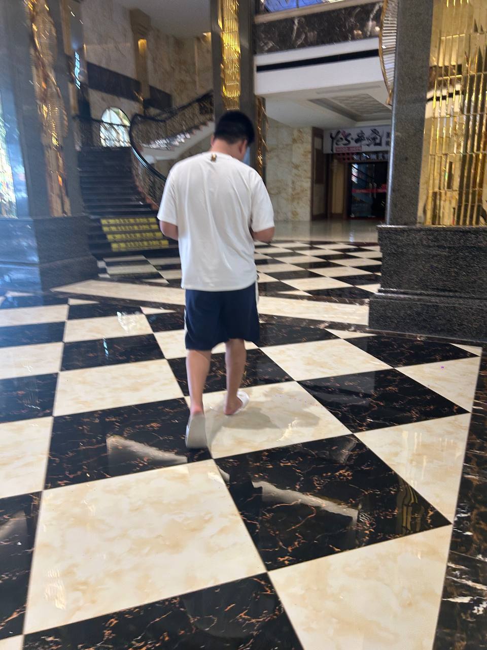 余三
