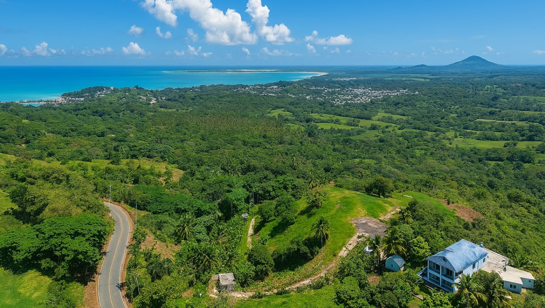 Solares Vista Serena con vista al mar y montaña en Miches, República Dominicana