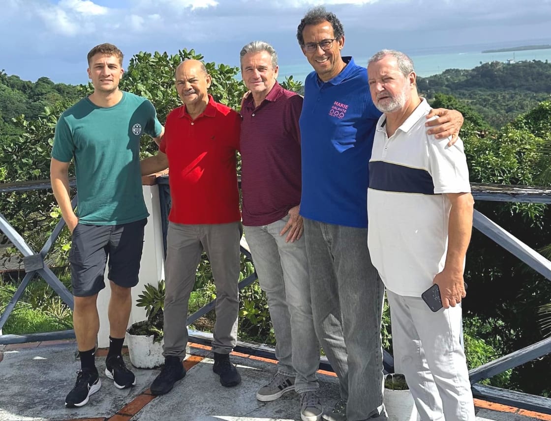 Technical team Vista Serena Miches — ecolodge construction