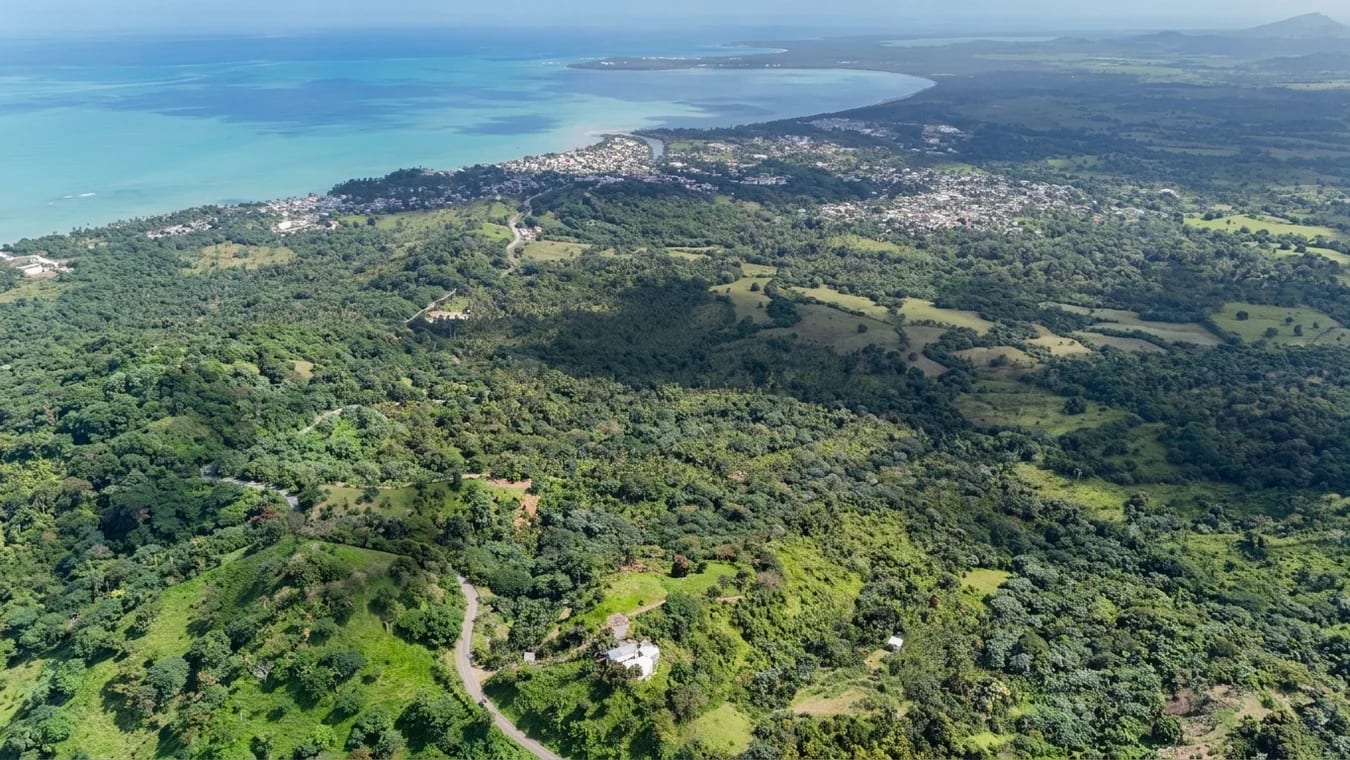 Terrenos con vista al mar en Vista Serena Miches — terrenos titulados para inversión inmobiliaria en República Dominicana