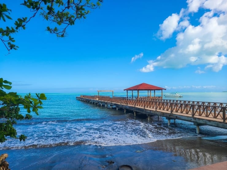 Plage et baie de Miches — Côte Émeraude préservée, République Dominicaine