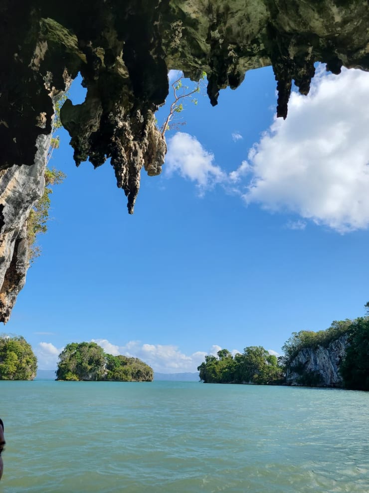 Cuevas Taínas et pétroglyphes — héritage Los Haitises